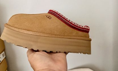 UGG Women’s Brown Suede Slip-On Slippers Red/White Trim Logo Round Toe Size 6