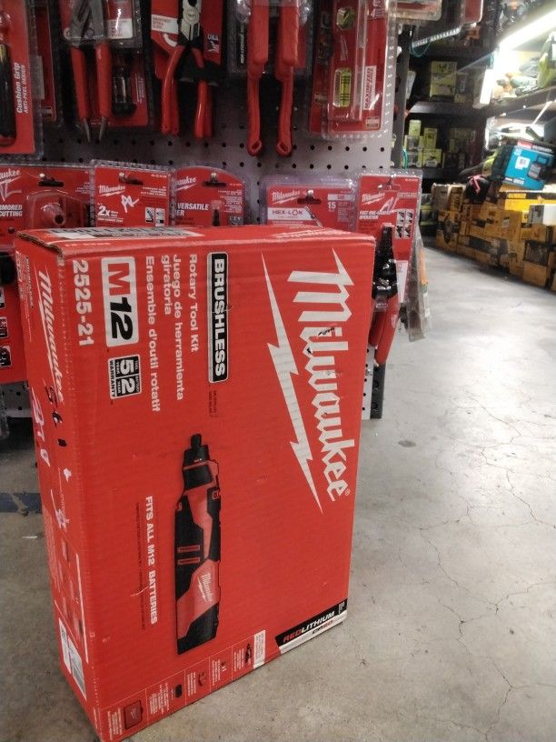 Milwaukee M12 Brushless Rotary Tool Kit