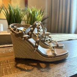 Steve Madden Wedge Sandals Size 6.5-LIKE NEW