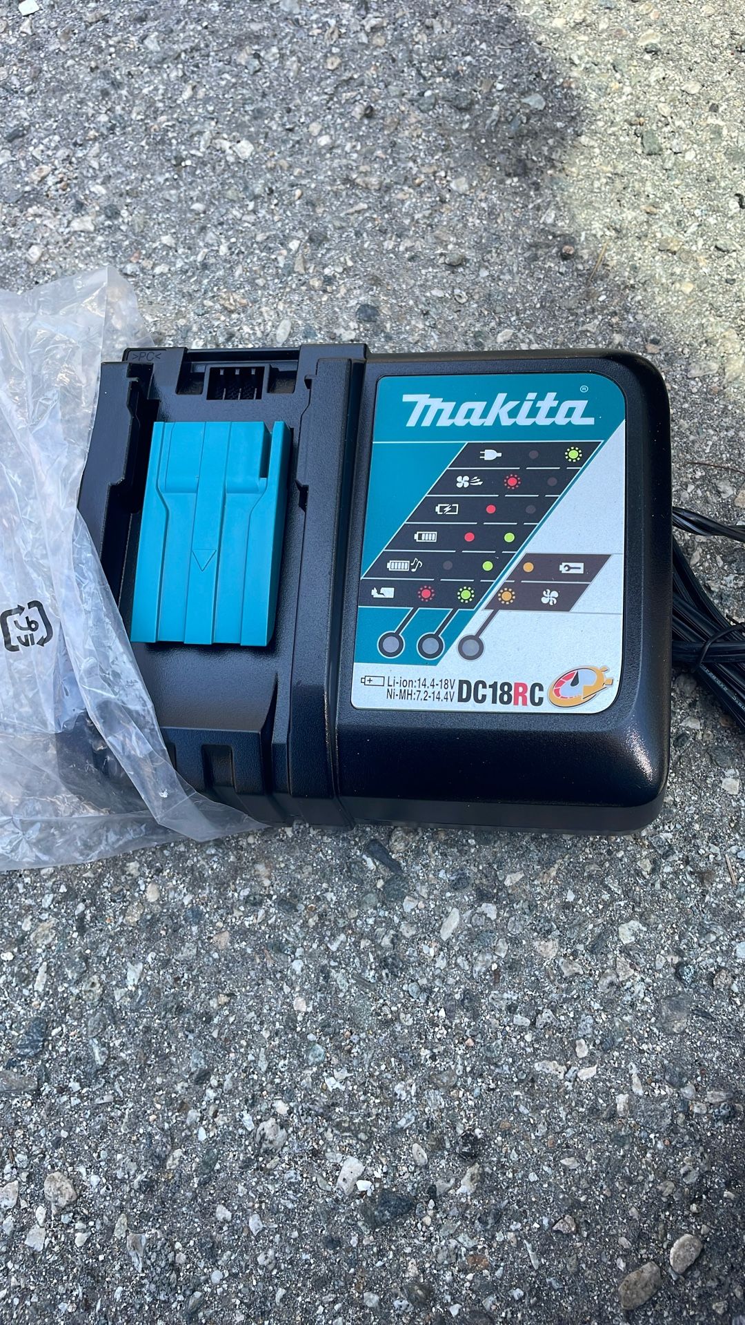 Makita Charger