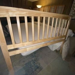 The Headboard Queen Like New 