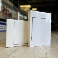 MacBook Air M2 Chip (Newest Model)