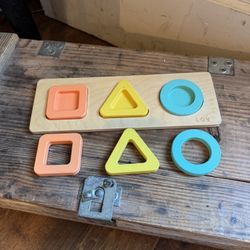 Lovevery Color Shapes Puzzle. 