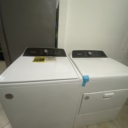 Whirlpool Washer And Dryer Unit