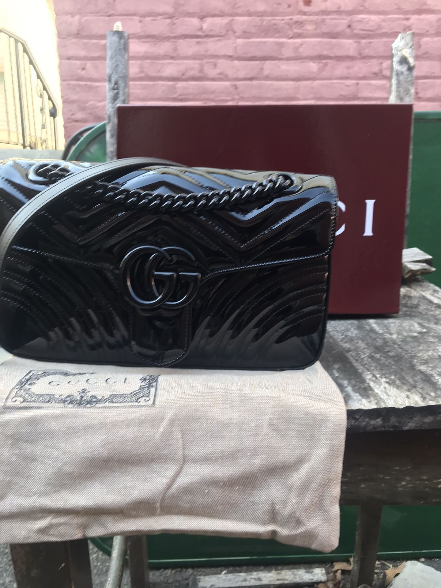 Gucci Patent Leather Marmont Large Black new