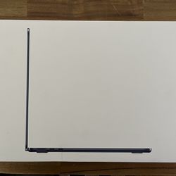 NEW Apple MacBook  Air 13”  M3 Chip