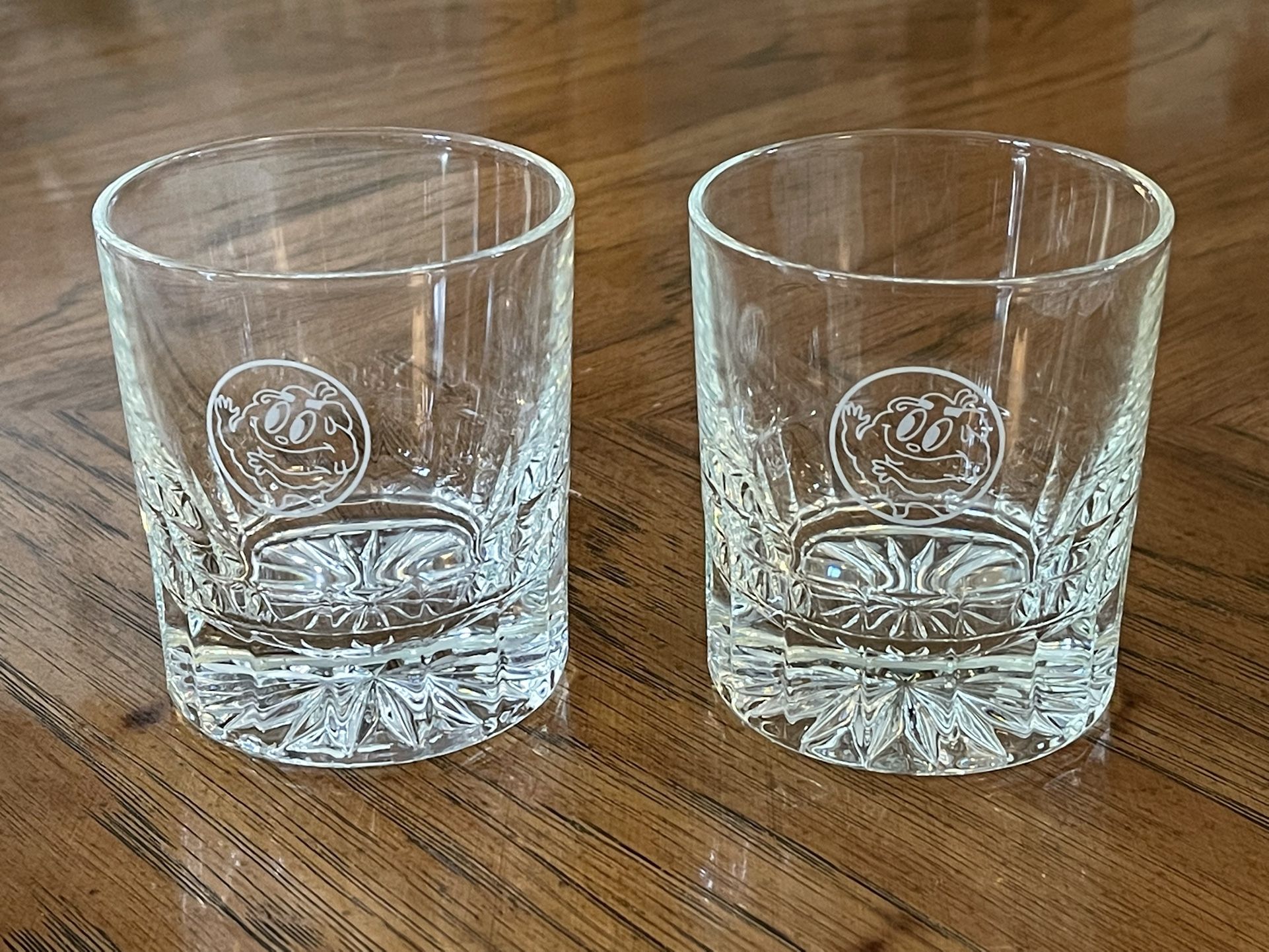 Very Rare High Quality Like New Whiskey Tumblers with Character Emblem (See Description)