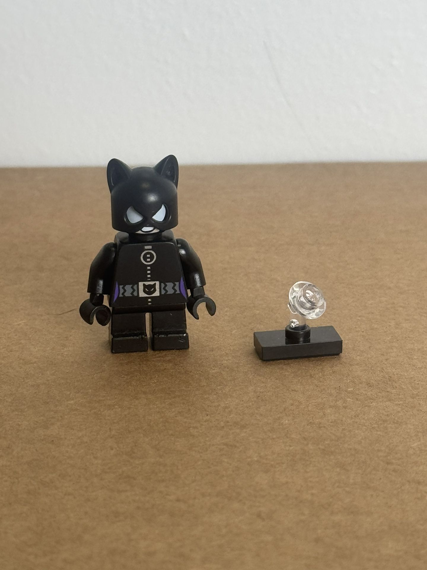 LEGO Catwoman Minifigure w/ Short Legs 76061