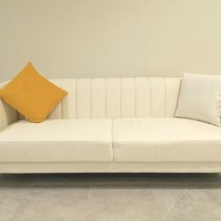 Very nice Modern Sofa 78"