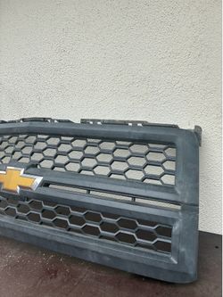 2015 Stock Chevy Truck OEM Grill