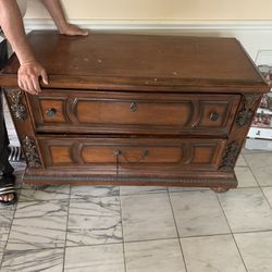 Wood Dresser (Taking  Offers) Need Gone ASAP