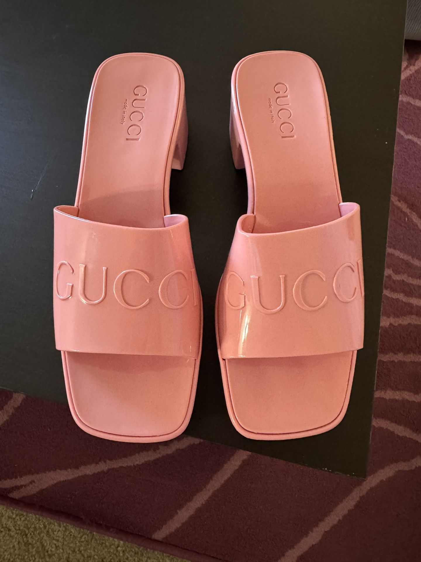 Gucci Slides New Size 8-9 
