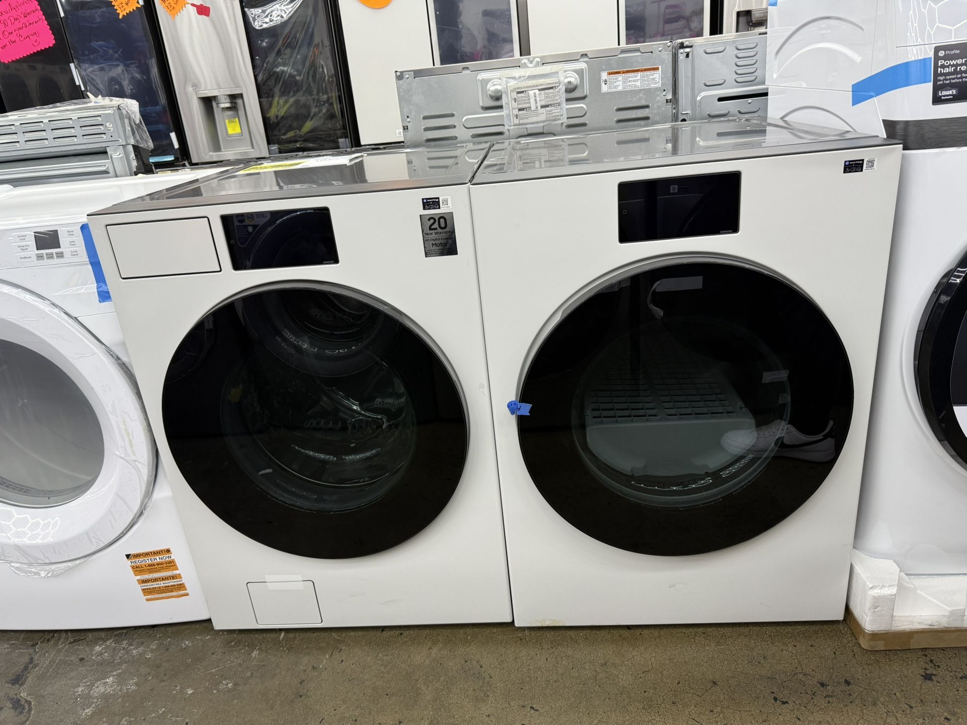 Brand new Samsung white Bespoke Washer and gas dryer set 
