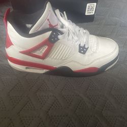 Jordan 4s