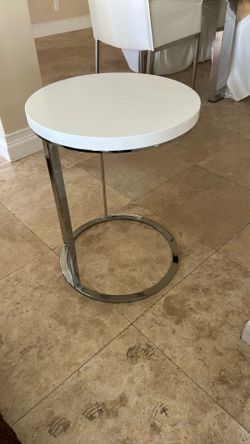 Bo concept 2 white end tables