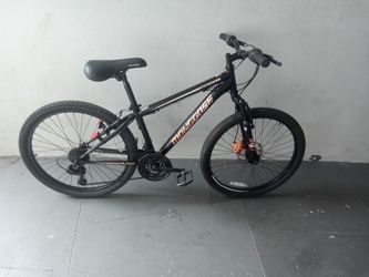 BICYCLE MONGOOSE 18 SPEED SIZE 24 BRAND NEW