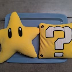 Super Mario Bros Star pillow set 