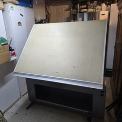 Adjustable Drafting Table