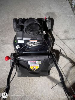 POWERFUL SELF PROPELLED MULCHING MOWER..SHARP BLADE, AUTOCHOKE,WORKS GREAT