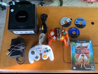 Nintendo GameCube (4 Games & 2 Controllers) Tested