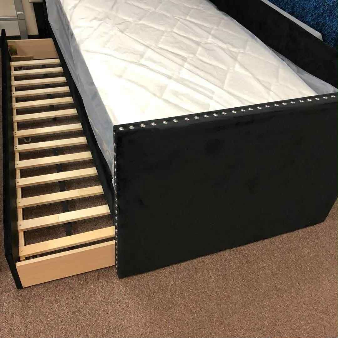 Day Bed Fram With Mattress