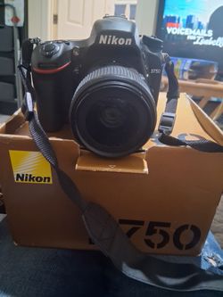 NIKON D750 $400 w/ Lense attachment