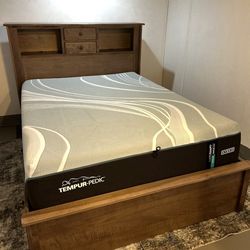 Queen Sized Tempurpedic Hybrid Mattress & Amish Made Frame