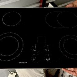 Miele KM 424 Electric Cooktop 4-Burner Black Built-In Ceramic Glass Knob Control