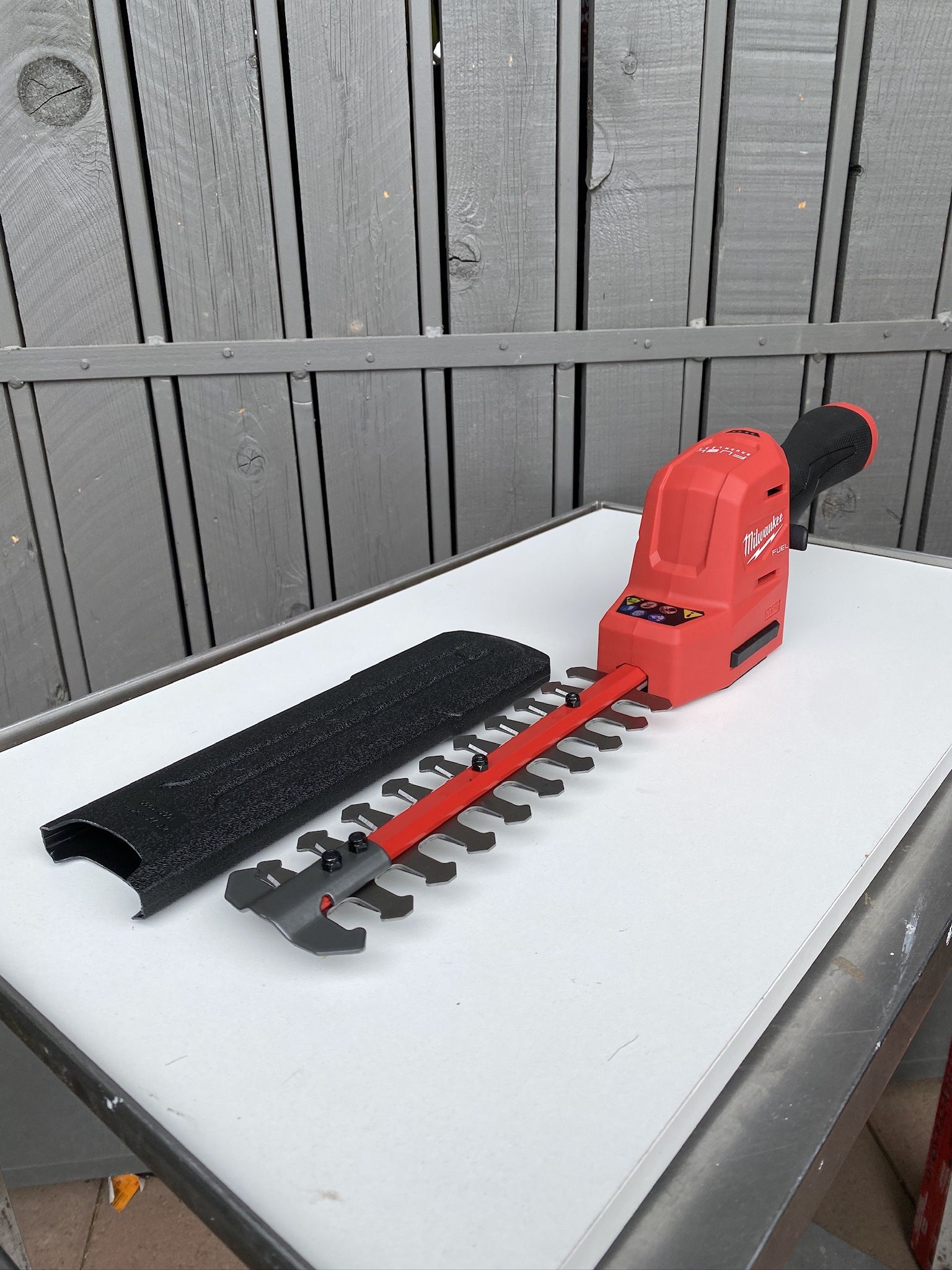 Milwaukee M12 FUEL 8 in. 12V Lithium-Ion Brushless Cordless Battery Hedge Trimmer (Tool-Only)