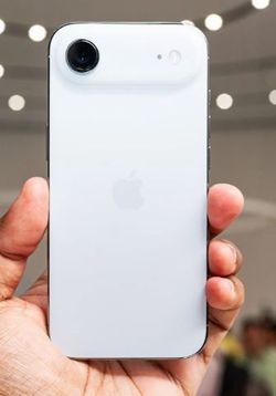 📱 Apple iPhone Air 6.5 inch (Brand New) – Save $50 Instantly,  Just $1 ~ Up to 1-Year Apple Warranty Included 💫