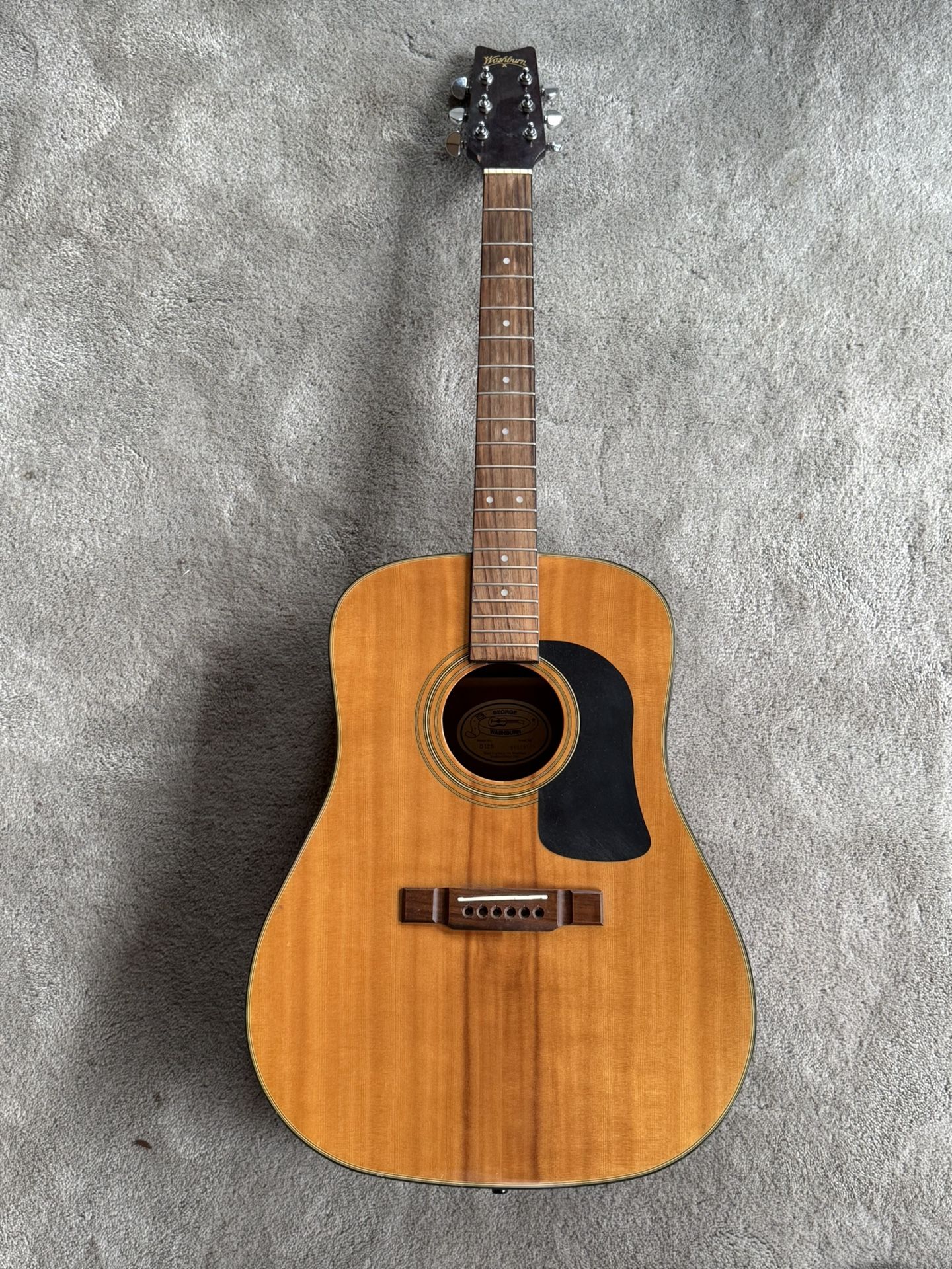 Washburn D12s guitar