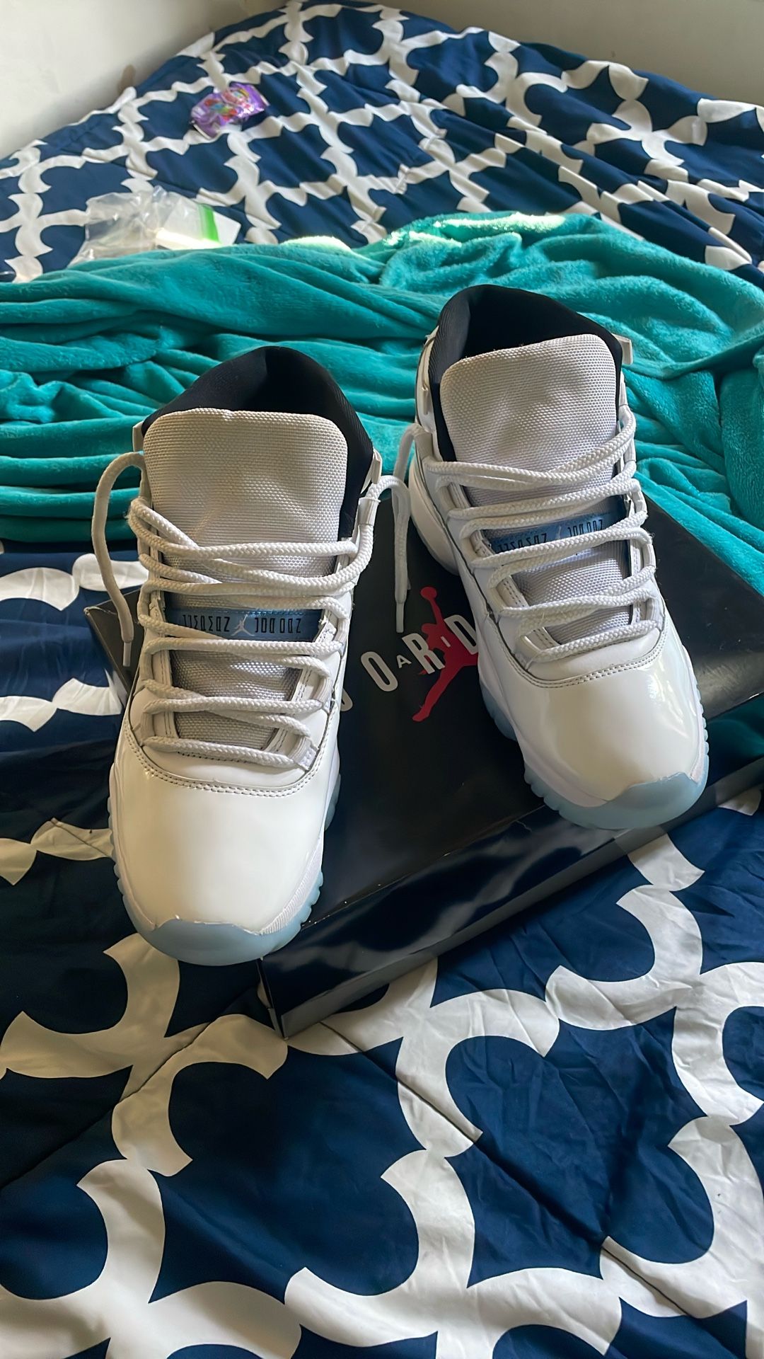 Size 9 Jordan 11s