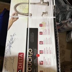 Charmaine Single-Handle Pull-Down Sprayer Kitchen Faucet with Touch2O and ShieldSpray Technologies in Stainless