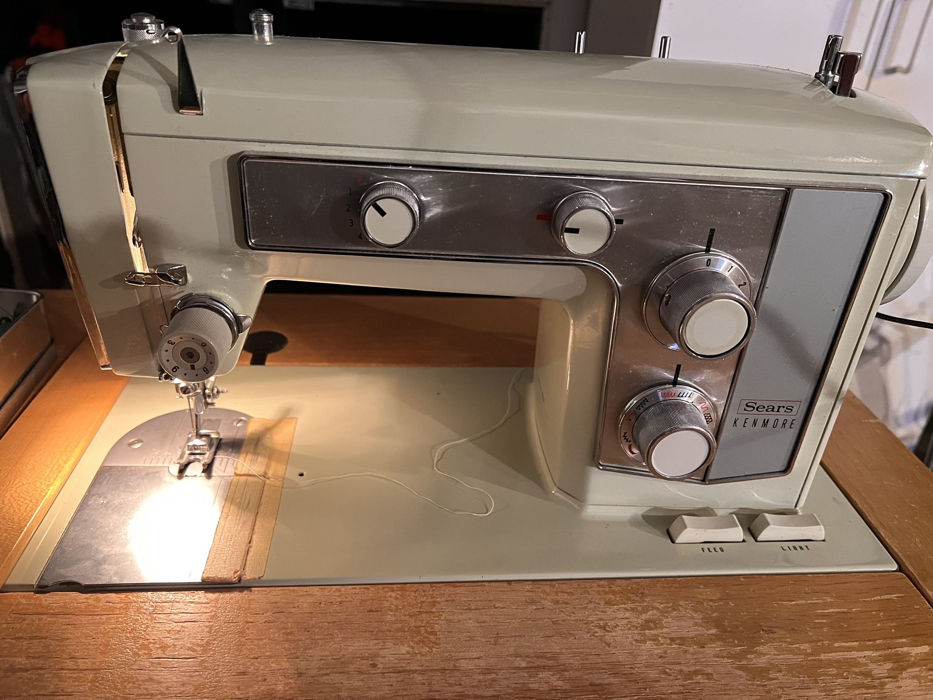 Kenmore Zig Zag Sewing Machine 