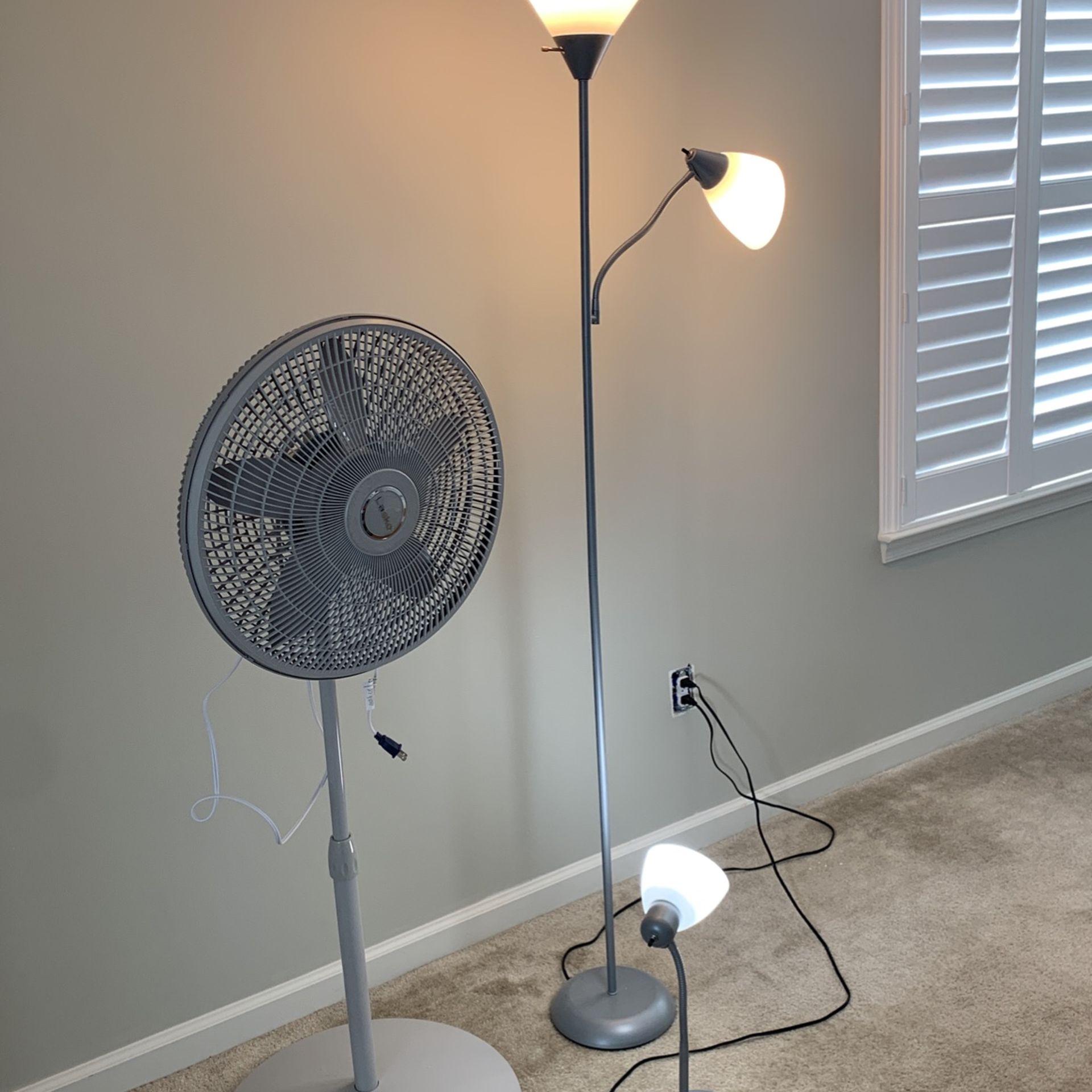 Lasko Fan + 2-light Standing Lamp + Desk Lamp for Sale in Chesapeake, VA -  OfferUp