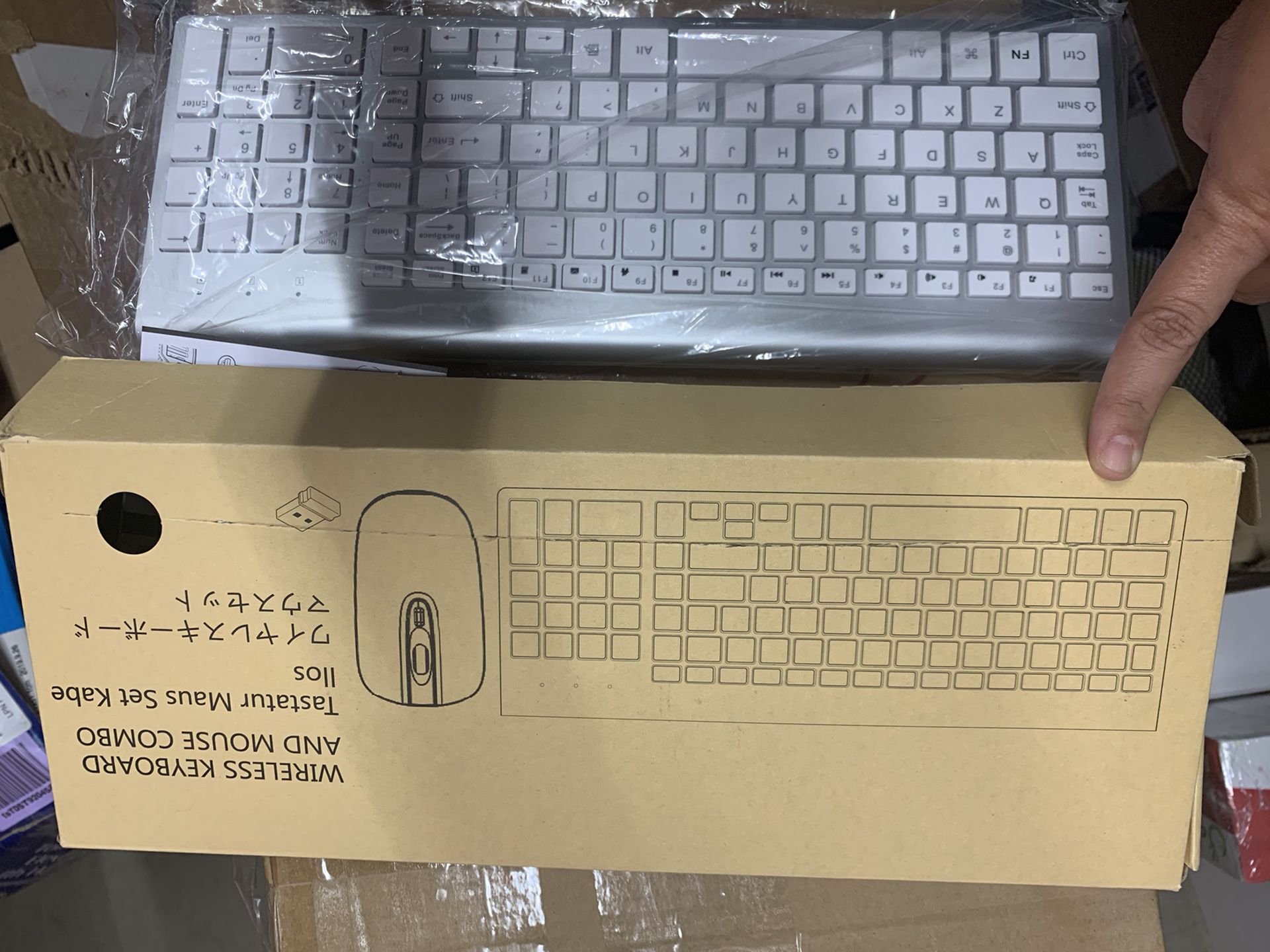 Wireless keyboard & mouse combo