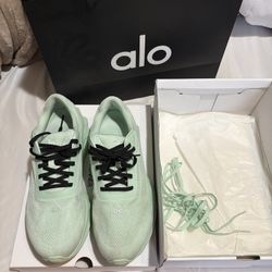 Men ALO Yoga Spearmint Runners Size 11 
