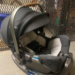 Nuna Pipa Rx Car Seat And Base 
