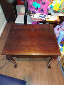 Two Queen Anne style end tables