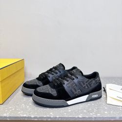 Fendi Men’s Sneaker With Box New 