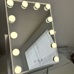 💄 👑 Lighted Vanity Mirror – Adjustable LED Lights – White Frame