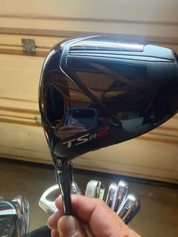 Left handed golf clubs