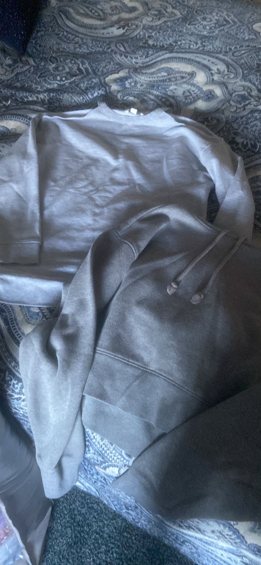 Set Of Two Xs Sweatshirts 