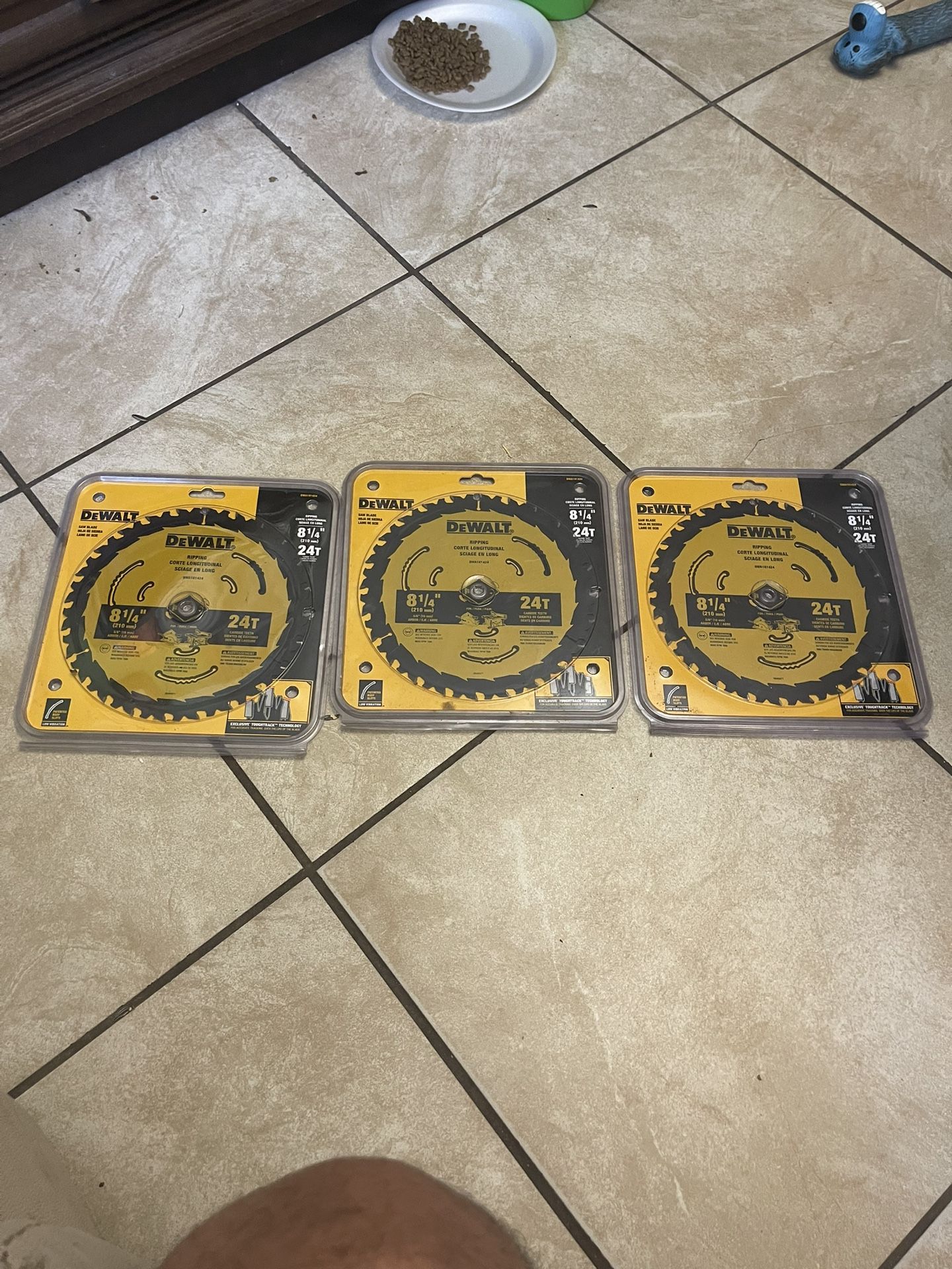 DeWalt DWA181424 8-1/4" D X 5/8" Tungsten Carbide Circular Saw Blade 24 teeth
