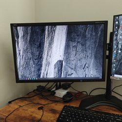 For Sale: 27-inch Monitor (No Stand) – Perfect Condition