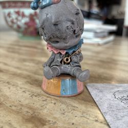 Hirono : Paradise Lost. With Card And Accessories 