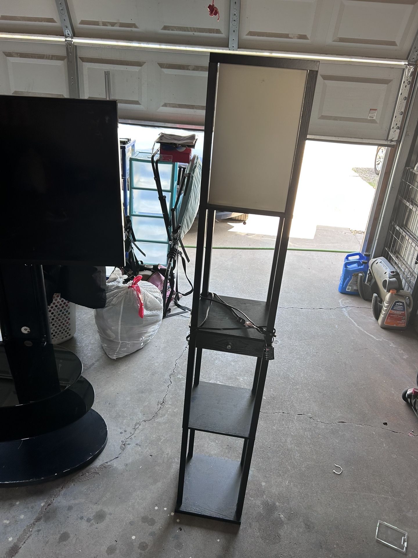 Corner Shelf With Integrated Lamp