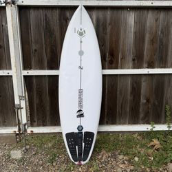 5’8 AH VESSLS FANGHORN TWIN Asymmetrical w/Fins
