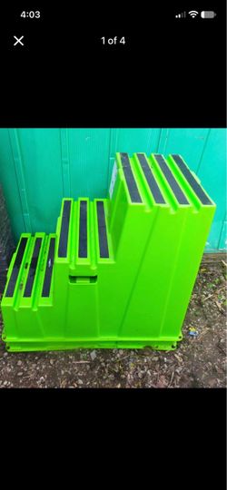 Heavy duty step stool  green color