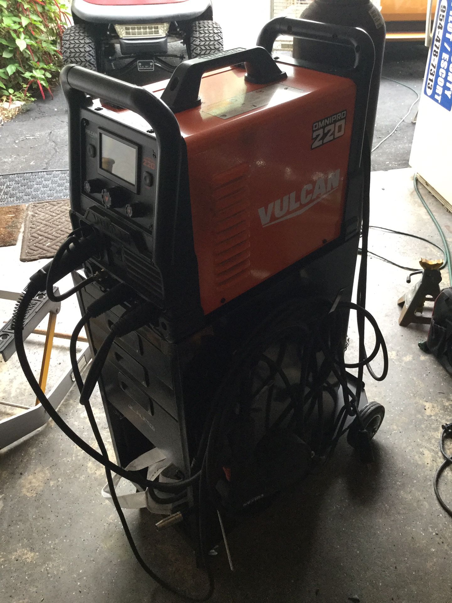 Proffessional Vulcan 220, Tig & MiG Welder with custom Cart (Excellent